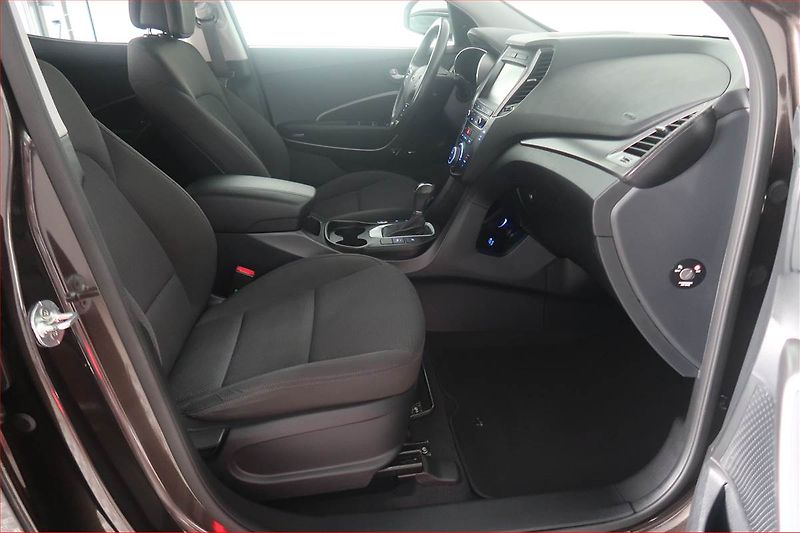 Hyundai Santa Fe (2017) 2.2 CRDi Blue, 4X4, Automat - fotka 9 z 20