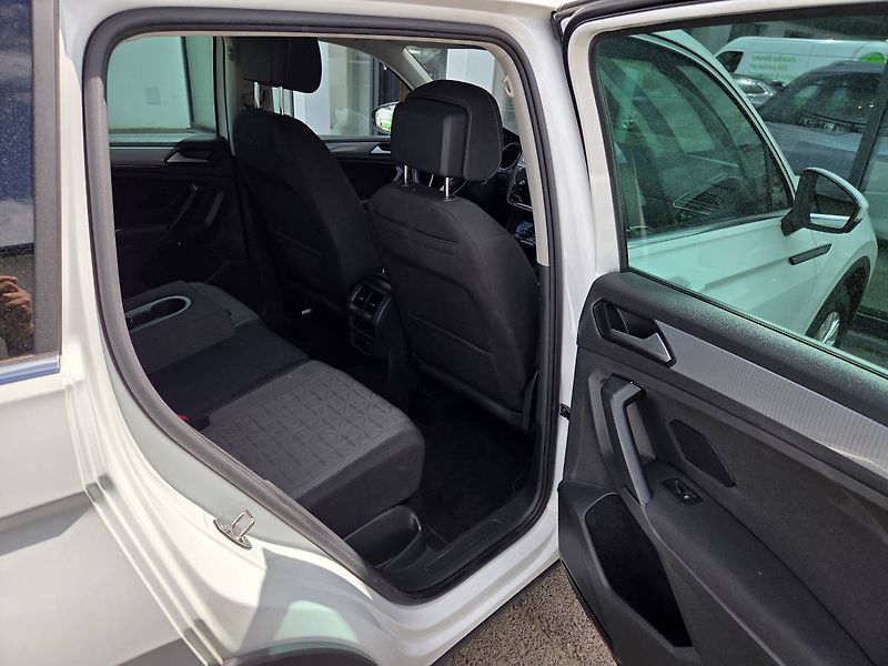 Volkswagen Tiguan (2021) 2.0 TDI DSG - fotka 40 z 46