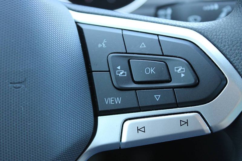 Volkswagen Passat (2022) 2.0 TDI 110kW manuál tažné - fotka 22 z 35