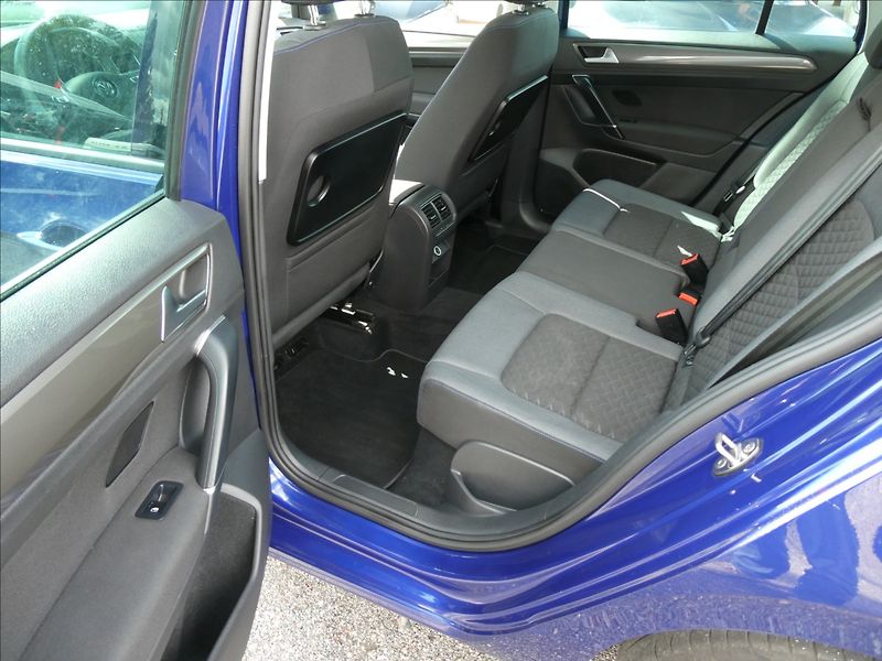 Volkswagen Golf Sportsvan 1,5 TSi 96kW Join,LED,navigace - fotka 17 z 44
