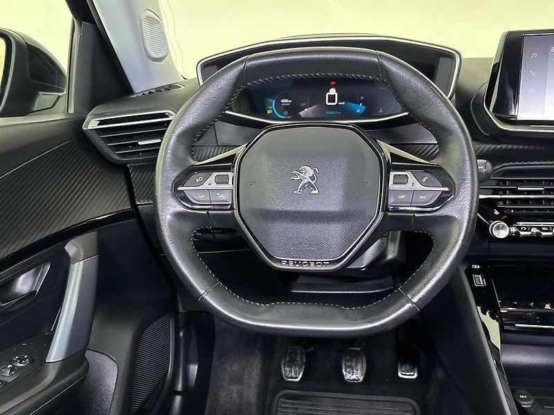 Peugeot 2008 Allure - fotka 18 z 27