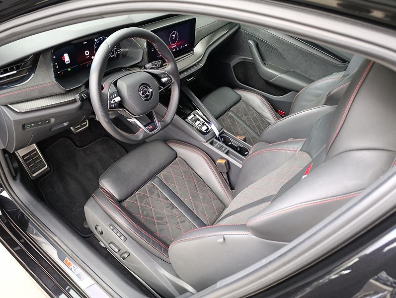 Škoda Octavia RS 2.0TSI 180kW ČR DPH - fotka 10 z 36
