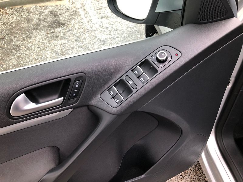 Volkswagen Tiguan (2012) 2.0 TDi  4x4 Track Webasto NAV - fotka 19 z 26