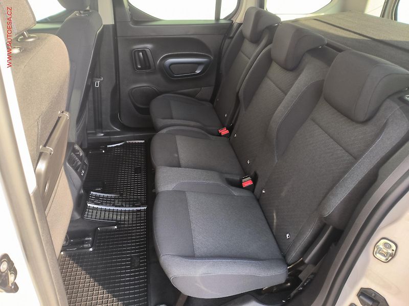 Peugeot Rifter (2019) 1.5HDI, ČR, ALLURE, autoAC - fotka 10 z 21