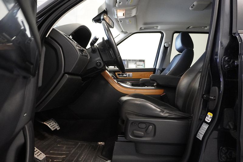 Land Rover Range Rover Sport 3,0D HSE AUTOMAT - fotka 13 z 36