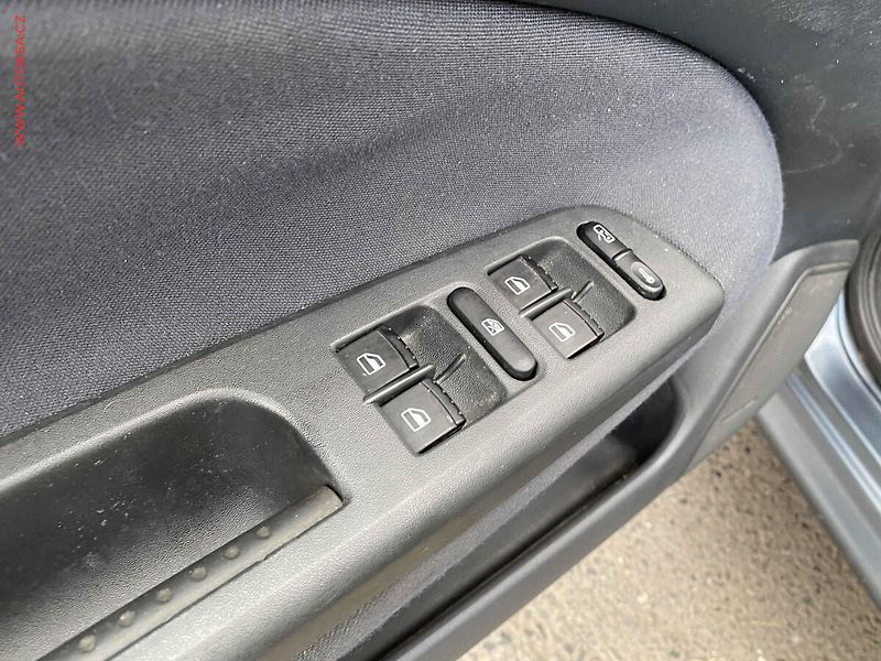 Škoda Octavia (2005) 1.6i, ČR, AC, STK5/28 - fotka 13 z 16