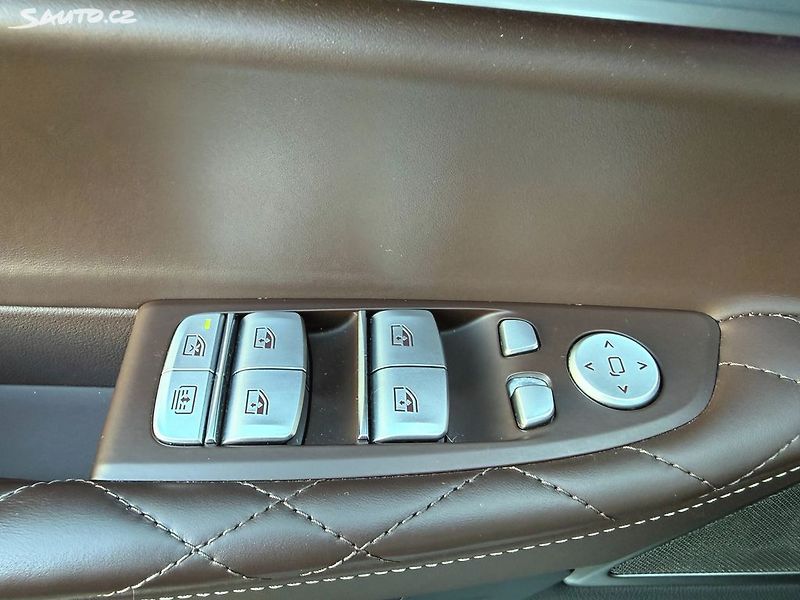 BMW Řada 7 730D koupeno v ČR DPH - fotka 22 z 50