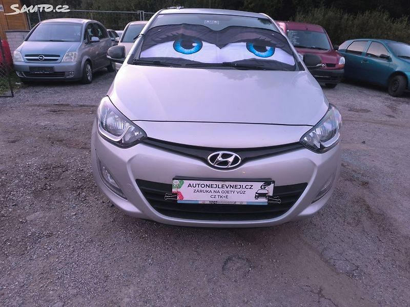 Hyundai i20 1,4,MAX VÝBAVA,100KM,1MAJ50LET - fotka 2 z 28