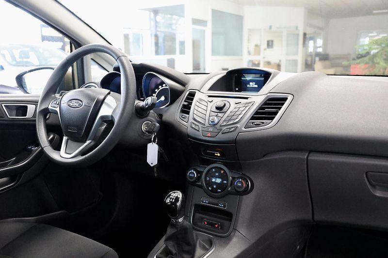 Ford Fiesta (2013) 1.0 59kW Digi Klima 33000KM - fotka 17 z 20