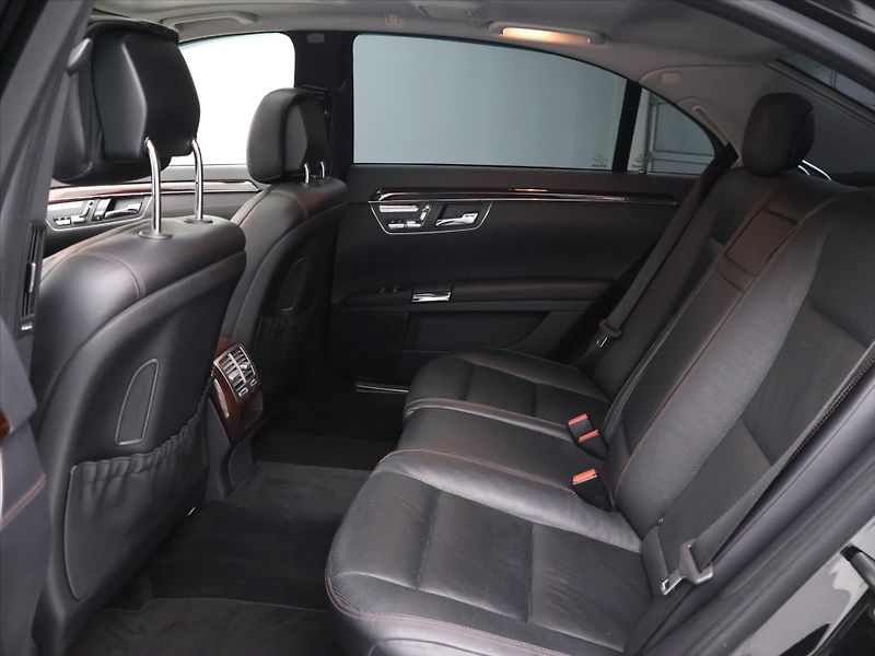 Mercedes-Benz Třídy S 4,7 500 L 320 kW 4 Matic AMG - fotka 14 z 39