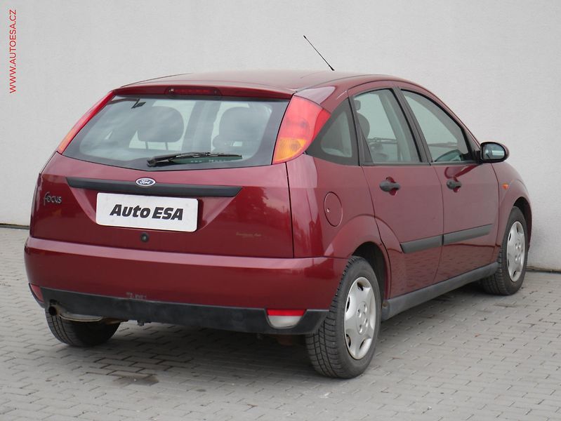 Ford Focus (2001) 1.6i, AC, el. výbava - fotka 4 z 15