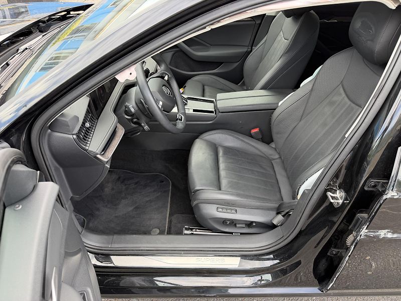 Škoda Superb 2,0TDi 147kW L&K 4x4 aut. - fotka 13 z 22