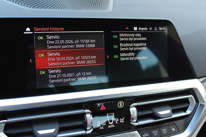 BMW Řada 3 M340i xDrive Sedan - fotka 22 z 25