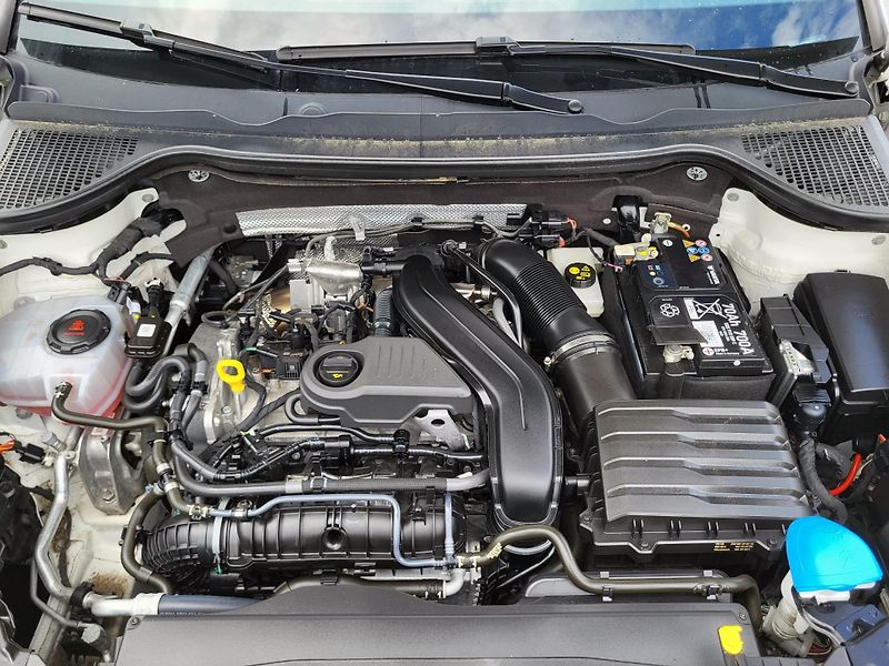 Škoda Karoq 1.5 TSI 110kW DSG SPORTLINE - fotka 35 z 48