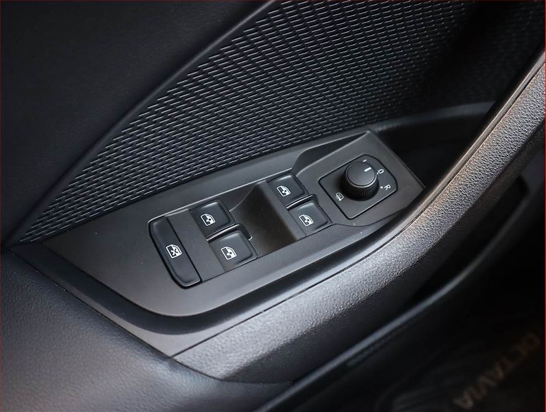 Škoda Octavia (2022) Ambition 2.0 TDI, digi klima - fotka 13 z 20