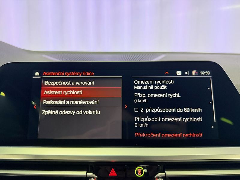 BMW Řada 3 340i xDrive, HUD, HARMAN/KARDO - fotka 17 z 27