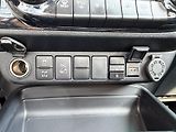 Toyota Hilux 2.8D, Executive, DPH, 8tis km - náhled 24