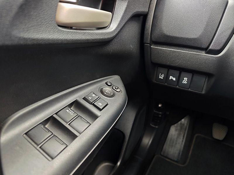 Honda Jazz (2018) 1.5 i-VTEC Dynamic Kamera 96kW - fotka 23 z 44