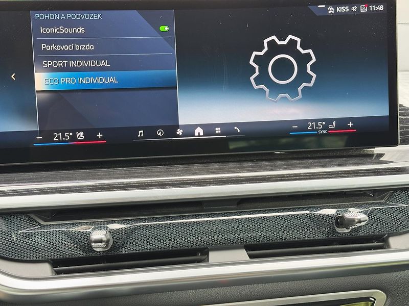 BMW X5 (2024) xDrive 30d M PAKET - fotka 34 z 35
