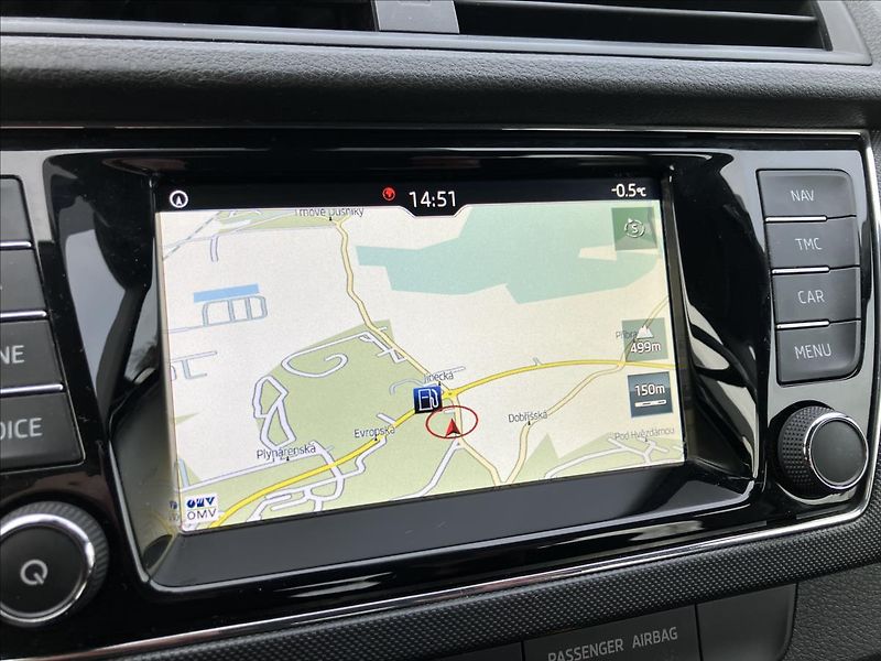 Škoda Fabia 1,0 Tažné,Navigace,Car Play - fotka 9 z 18