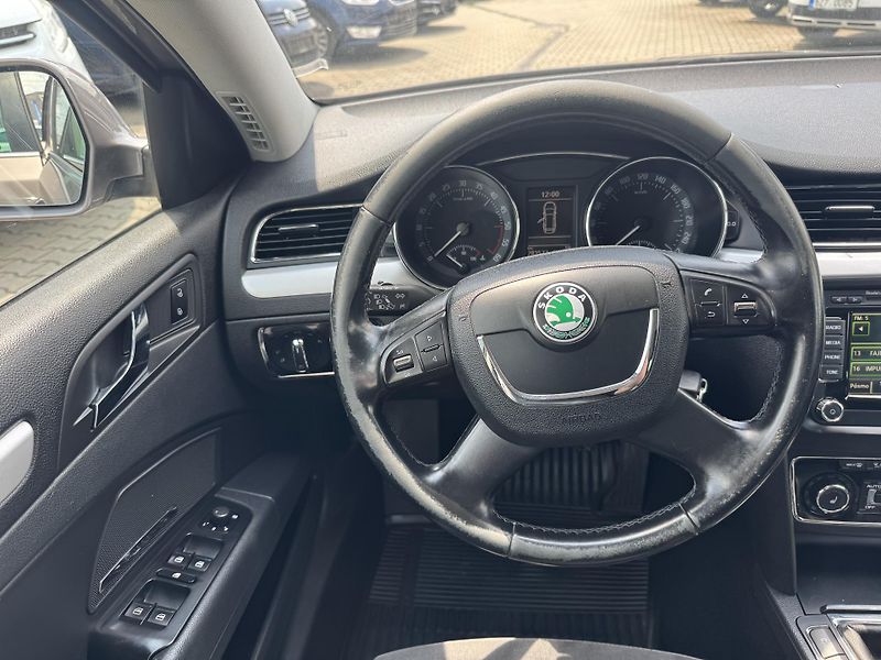 Škoda Superb 2,0TDi 4x4 KOMBI - fotka 12 z 24