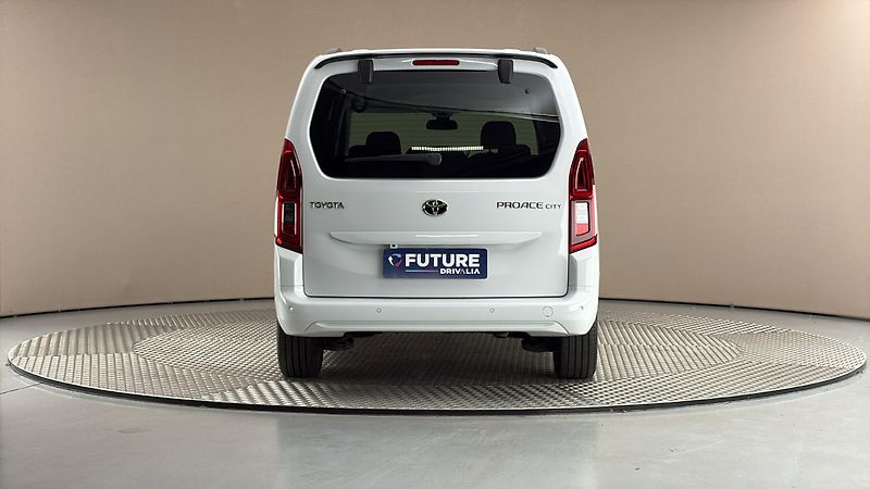 Toyota ProAce City Verso 1.5 D-4D Long Family - fotka 5 z 25
