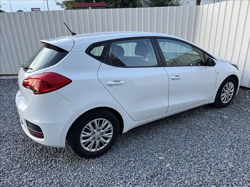 Kia Ceed 1,6 GDI 99kW tempomat původ ČR - fotka 13 z 50