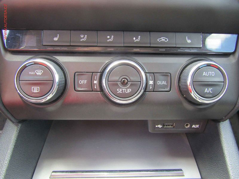 Škoda Octavia (2013) 1.6TDi 4x4, Elegance - fotka 13 z 19