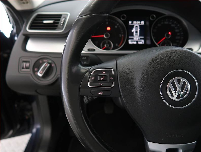 Volkswagen CC (2016) 2.0 TDI, Serv.kniha, Navi - fotka 17 z 22