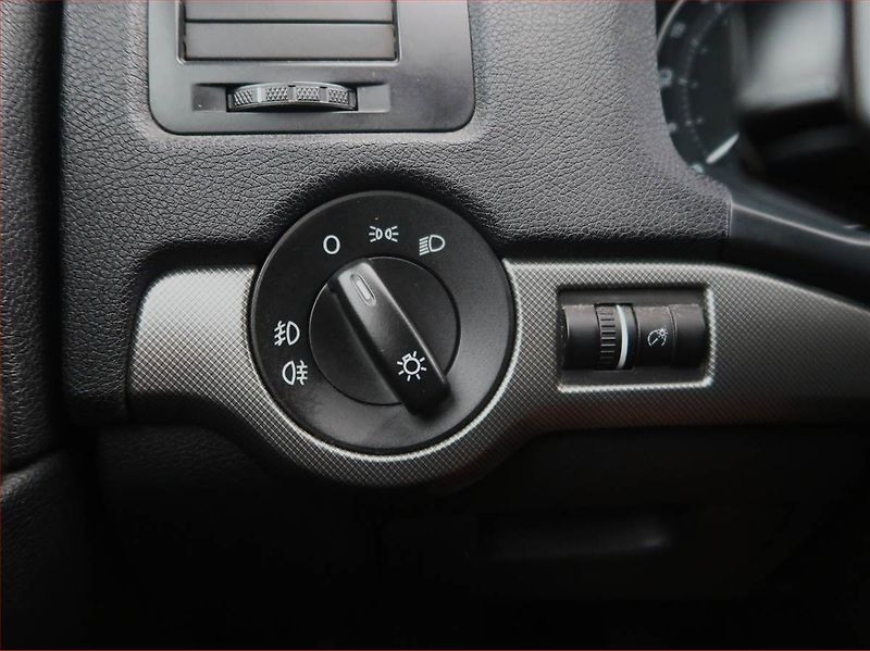 Škoda Octavia (2007) Elegance 2.0 TDI, 4X4, po STK - fotka 15 z 19