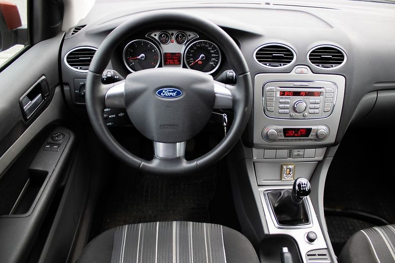 Ford Focus Výjimečný stav, 26447 Km, tažn - fotka 9 z 28