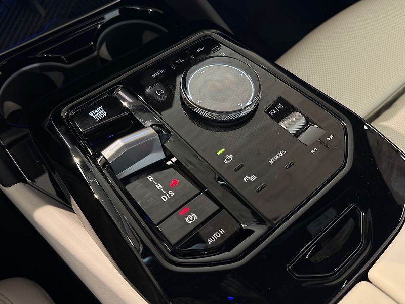 BMW Řada 5 540d xDrive, Bowers, Ventilace - fotka 27 z 34