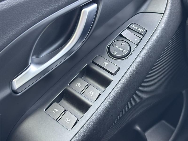 Hyundai i30 1,5 TGDi 118kW Smart ZÁRUKA - fotka 32 z 45
