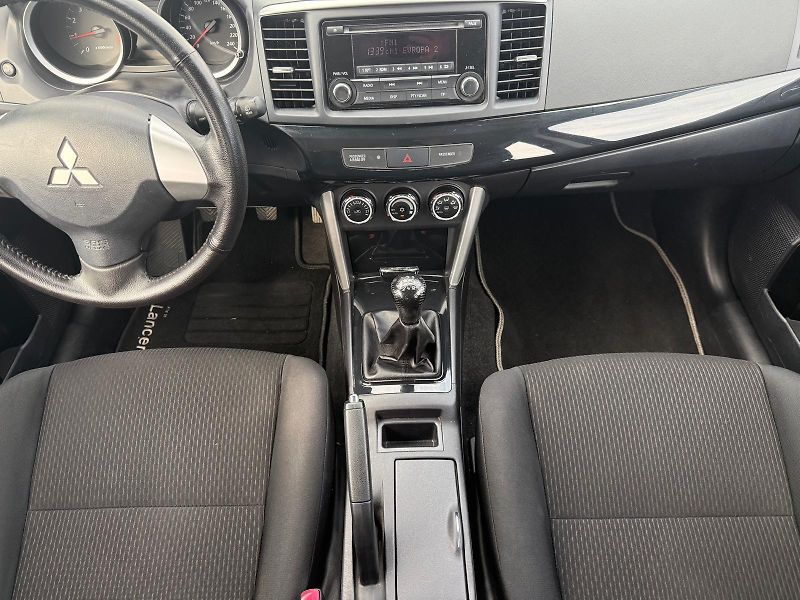 Mitsubishi Lancer 1.6i 86kW LPG - fotka 22 z 28