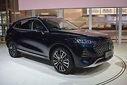 Ukázaly se také produkty některých čínských značek. Toto je SUV WEY Coffee 01. Je to plug-in hybrid s rekordním dojezdem čistě na elektřinu