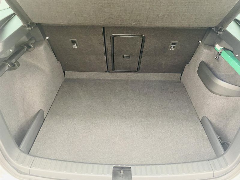 Škoda Karoq 1,5 TSI 110kW Top Selection - fotka 26 z 27