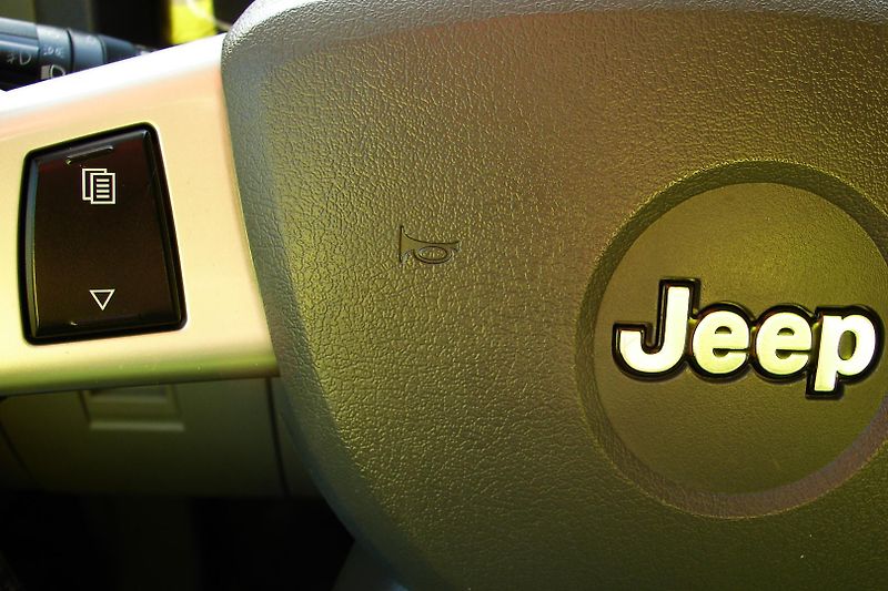 Jeep Cherokee 2.8 CRD 177PS LIMITED KLIMA - fotka 24 z 45