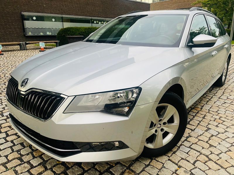 Škoda Superb 1.4TSI 4x4 MANUÁL VÝHŘEV TAŽNÉ - fotka 2 z 45