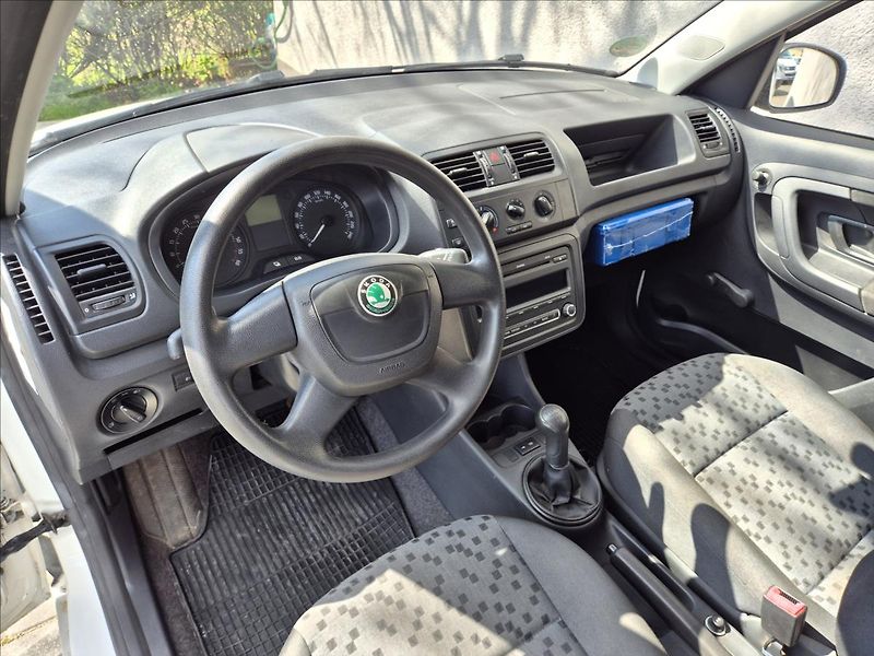 Škoda Praktik 1,6 TDI Facelift Klima ESP!! - fotka 12 z 22