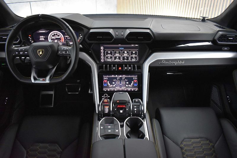 Lamborghini Urus 4.0 V8 650 PS AIR*B&O*DPH* - fotka 7 z 52