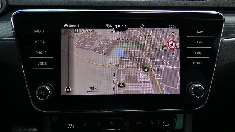 Škoda Superb 1.4 TSI iV Style DSG - fotka 15 z 27