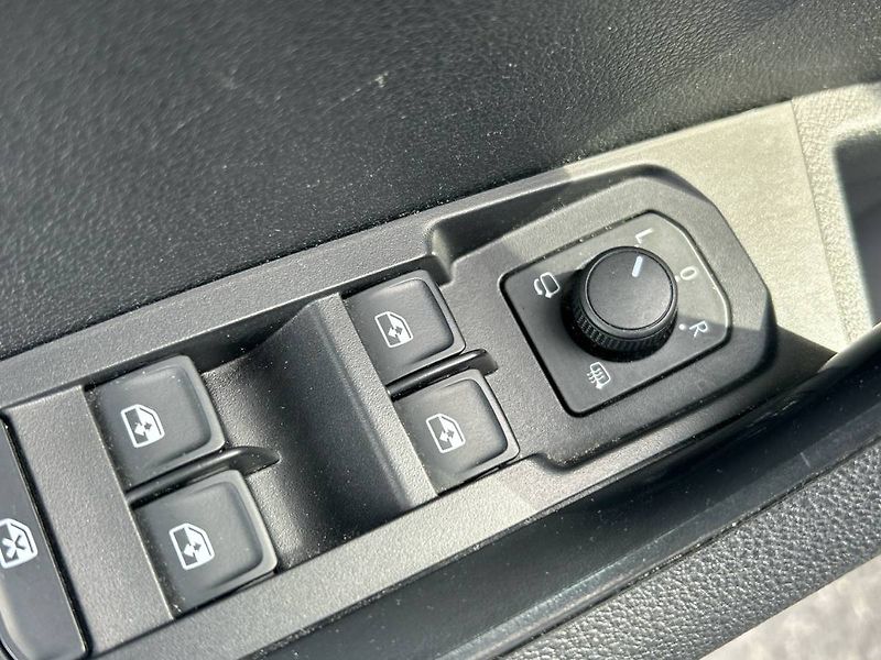 Škoda Karoq (2022) 1.5 TSI 7DSG Sportline - fotka 14 z 33