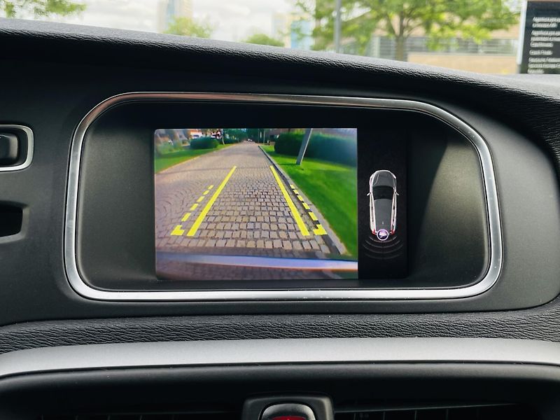 Volvo V40 2.0i MANUÁL KAMERA SERVISKA - fotka 41 z 45