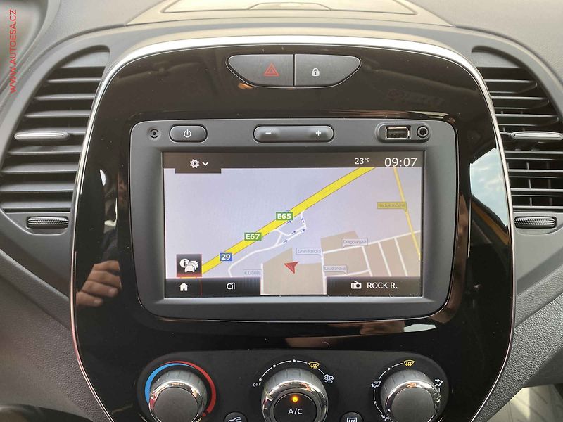 Renault Captur (2019) 1.3 TCe, ČR, Navi, AC, TZ - fotka 15 z 16