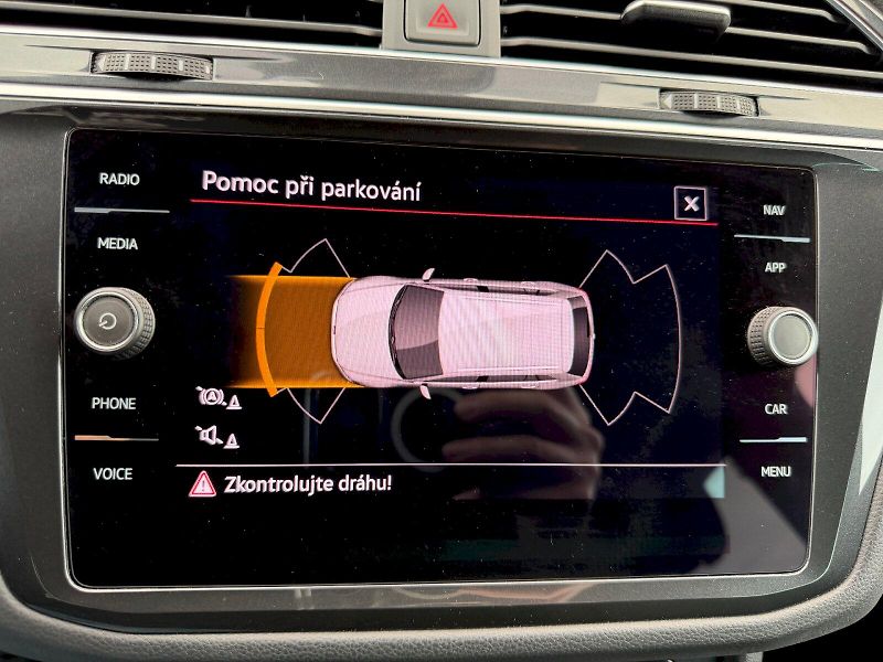 Volkswagen Tiguan (2021) 1.5 TSI 110kW United - fotka 23 z 35
