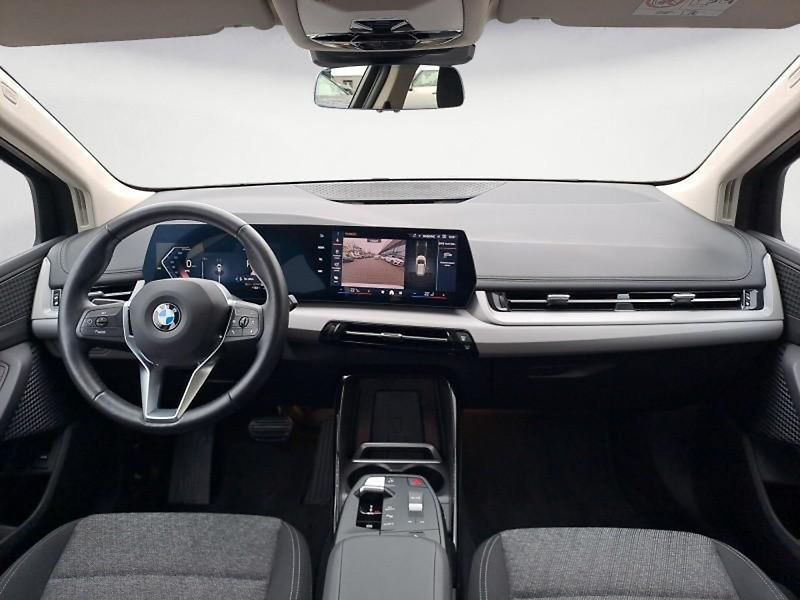BMW Řada 2 220i Active Tourer - fotka 7 z 10
