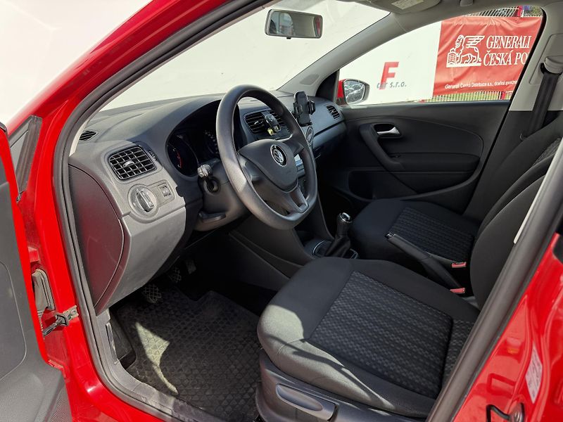 Volkswagen Polo (2016) 1.0 MPI ČR 50551km - fotka 16 z 21