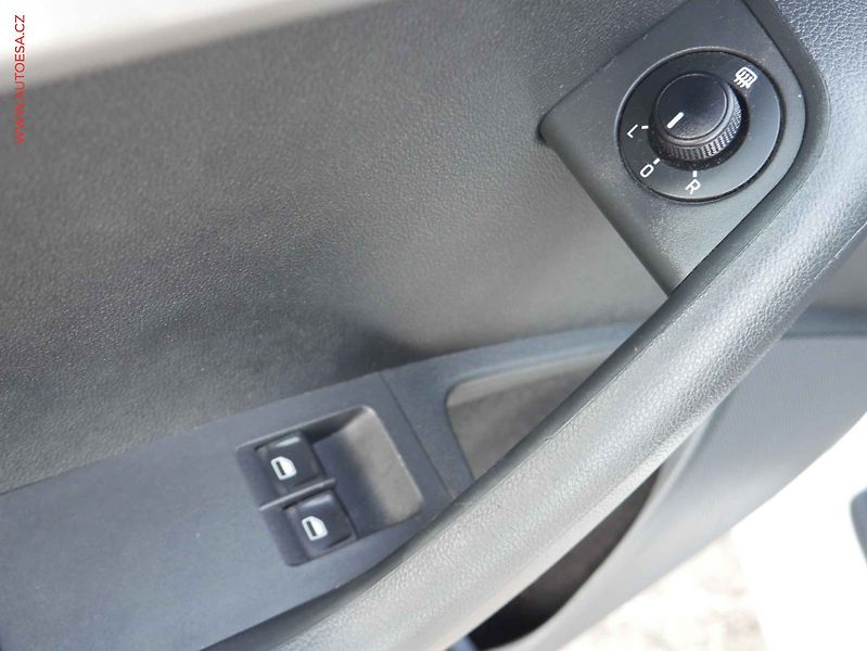 Škoda Octavia (2014) 1.6 TDi, AC - fotka 15 z 16