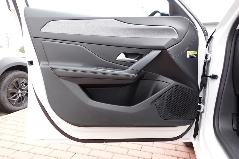 Peugeot 308 1,2PT 96kW, Automat - fotka 8 z 31