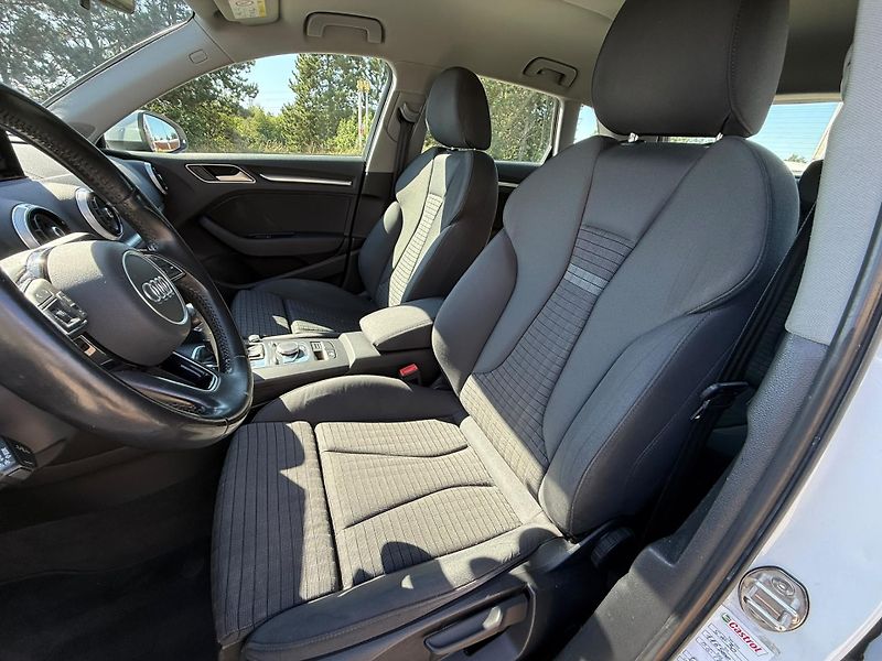 Audi A3 1,6 TDI Sportb automat - fotka 8 z 15